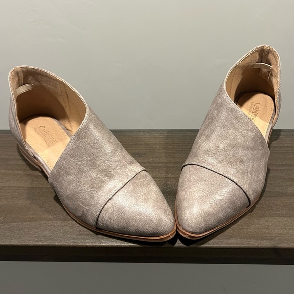 NEW Catherine Malandrino Zwan D’orsay Gray/Taupe Cutout Flats (Women’s 8) - Picture 1 of 6